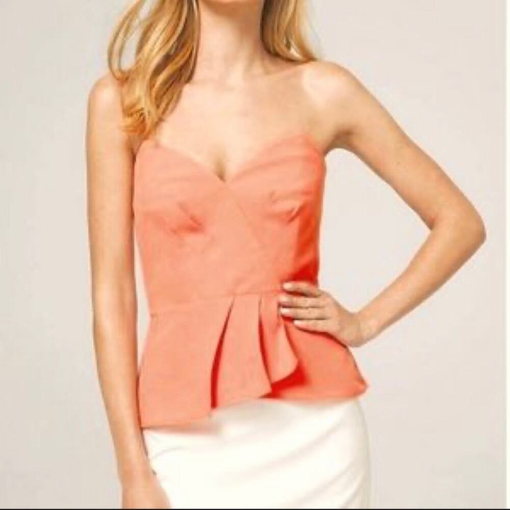 White House Black Market Bustier Top Size 6 in Peach